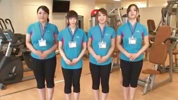 لطيف امرأة سمراء في الجوارب الملاعين راعية مقاطع سكس ليلي البقر و يأخذ نائب الرئيس على صدرها